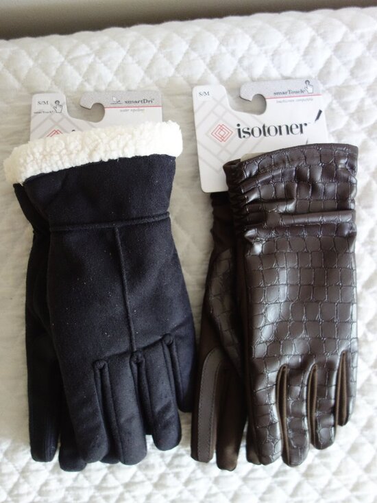 isotoner Accessories - NWT $50 Two Pairs (Black/Brown) of Isotoner Gloves – S/M